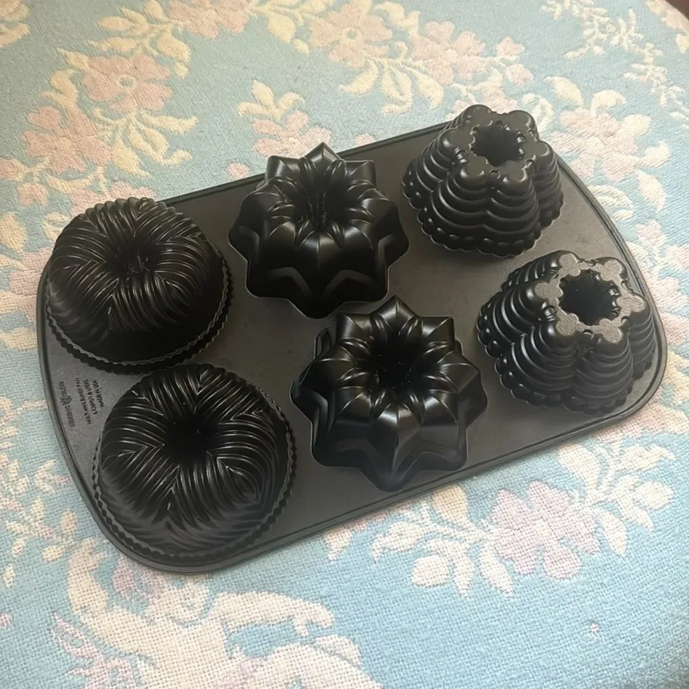Nordic Ware Multi-Mini Bundt Pan 6 Cups 1.8 Liters Made in the USA!! LN!!